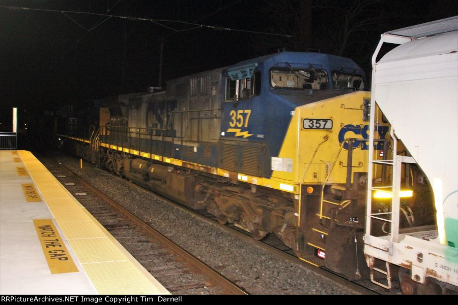 CSX 357 on Q190